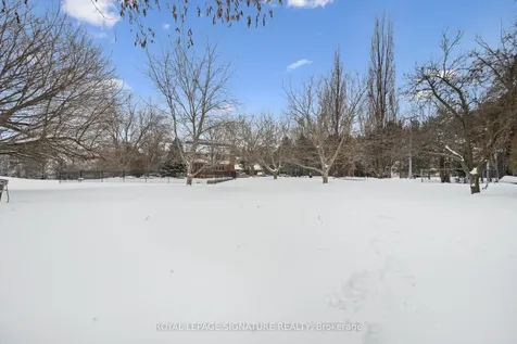 28 Manswood Crescent Brampton ON L6T 0A4