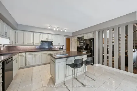 28 Manswood Crescent Brampton ON L6T 0A4