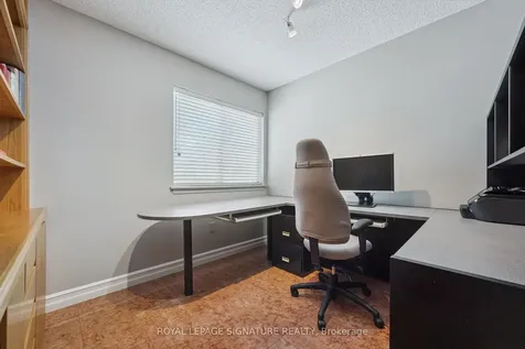 28 Manswood Crescent Brampton ON L6T 0A4