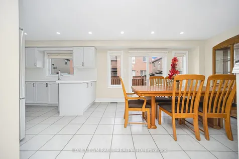 15 Starhill Crescent Brampton ON L6R 2P9