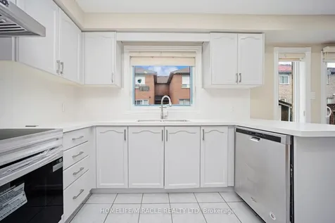 15 Starhill Crescent Brampton ON L6R 2P9