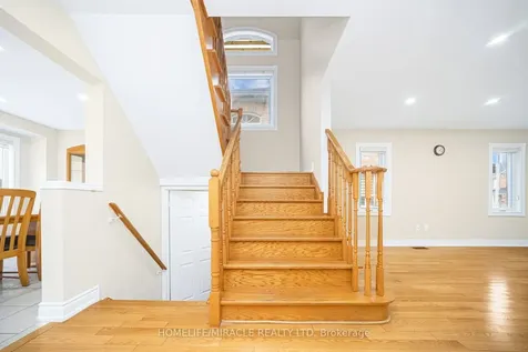 15 Starhill Crescent Brampton ON L6R 2P9