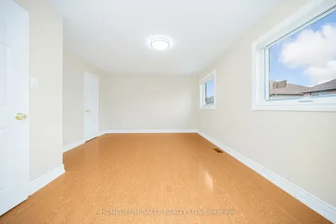 15 Starhill Crescent Brampton ON L6R 2P9