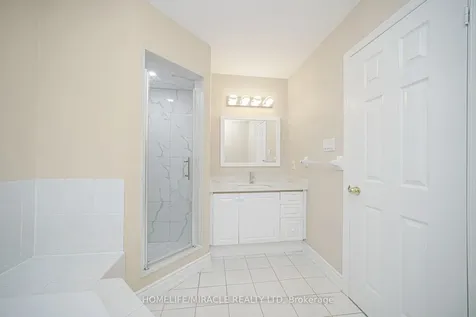 15 Starhill Crescent Brampton ON L6R 2P9