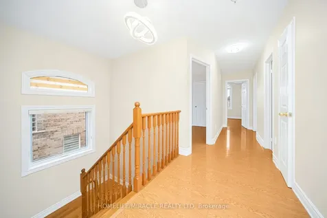 15 Starhill Crescent Brampton ON L6R 2P9