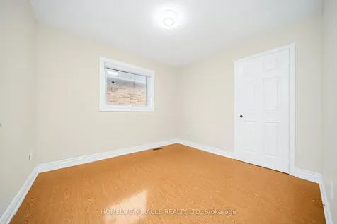 15 Starhill Crescent Brampton ON L6R 2P9