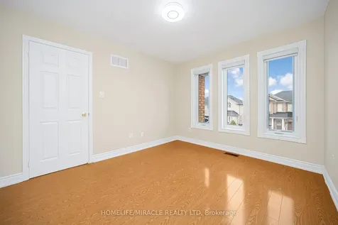 15 Starhill Crescent Brampton ON L6R 2P9