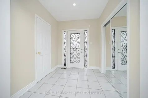 15 Starhill Crescent Brampton ON L6R 2P9