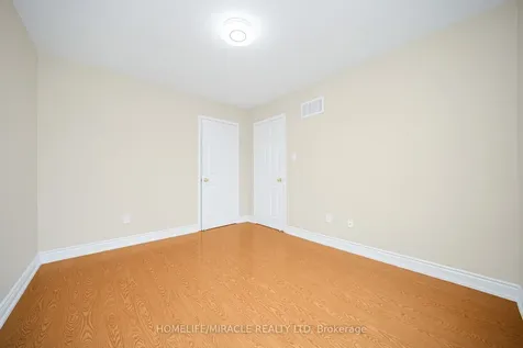 15 Starhill Crescent Brampton ON L6R 2P9