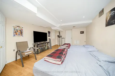 15 Starhill Crescent Brampton ON L6R 2P9