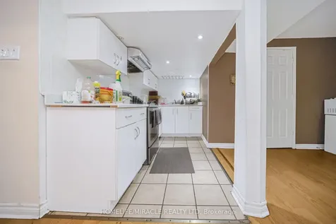 15 Starhill Crescent Brampton ON L6R 2P9