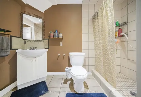 15 Starhill Crescent Brampton ON L6R 2P9