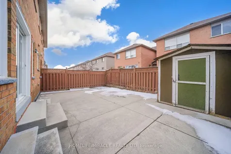 15 Starhill Crescent Brampton ON L6R 2P9