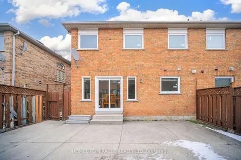 15 Starhill Crescent Brampton ON L6R 2P9