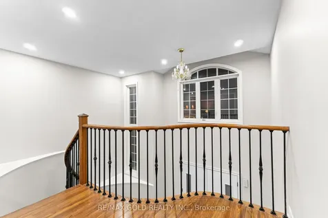 45 Delphinium Way Brampton ON L7A 0N3