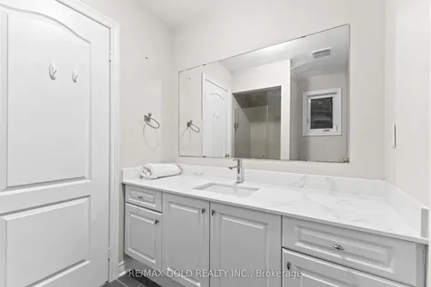 45 Delphinium Way Brampton ON L7A 0N3