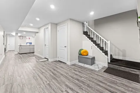 45 Delphinium Way Brampton ON L7A 0N3