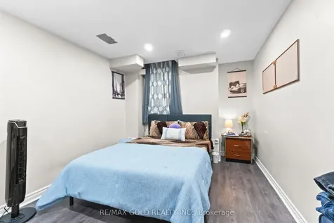 45 Delphinium Way Brampton ON L7A 0N3