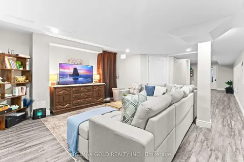 45 Delphinium Way Brampton ON L7A 0N3