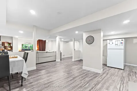 45 Delphinium Way Brampton ON L7A 0N3