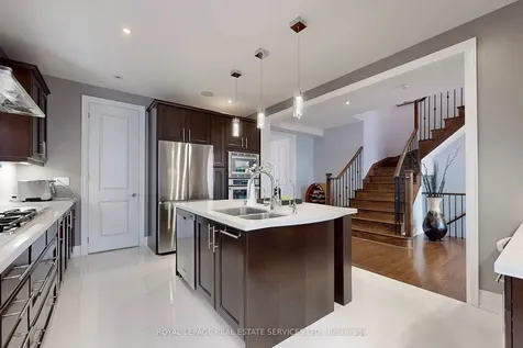 149 Coastline Drive Brampton ON L6Y 0S3