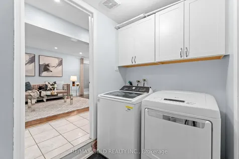 10 Narrow Valley Crescent Brampton ON L6R 2M6