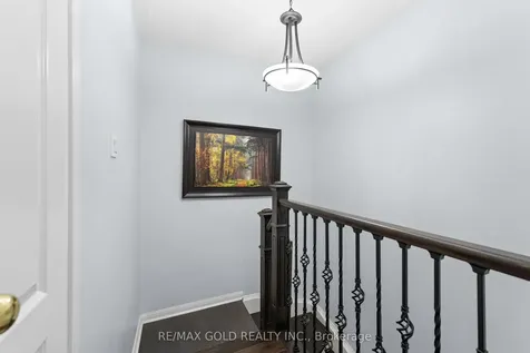 10 Narrow Valley Crescent Brampton ON L6R 2M6