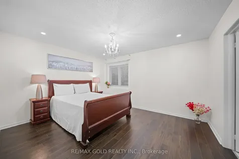 10 Narrow Valley Crescent Brampton ON L6R 2M6