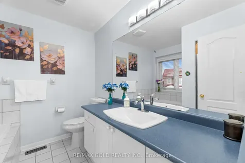 10 Narrow Valley Crescent Brampton ON L6R 2M6