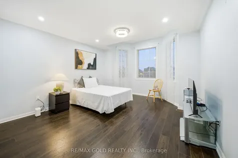 10 Narrow Valley Crescent Brampton ON L6R 2M6