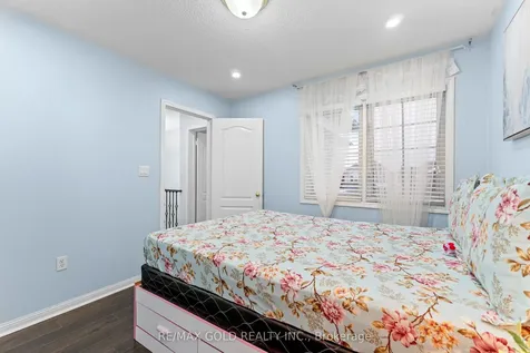 10 Narrow Valley Crescent Brampton ON L6R 2M6