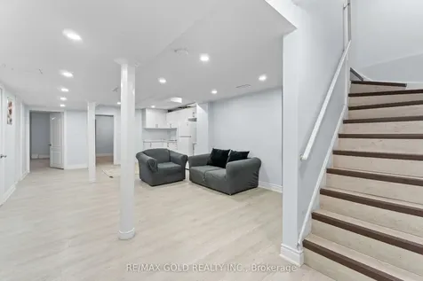 10 Narrow Valley Crescent Brampton ON L6R 2M6