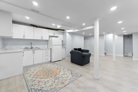 10 Narrow Valley Crescent Brampton ON L6R 2M6