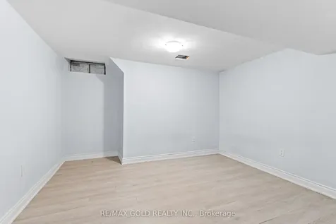 10 Narrow Valley Crescent Brampton ON L6R 2M6