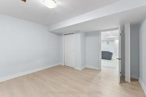 10 Narrow Valley Crescent Brampton ON L6R 2M6