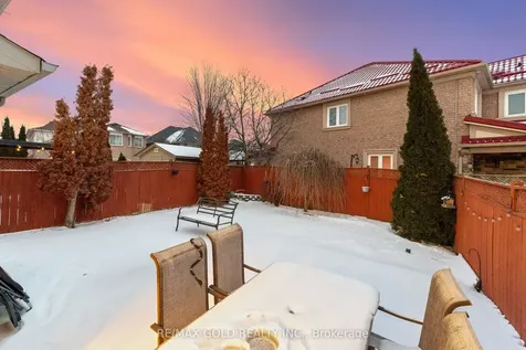 10 Narrow Valley Crescent Brampton ON L6R 2M6