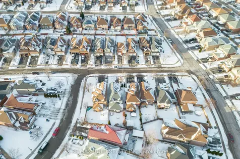 10 Narrow Valley Crescent Brampton ON L6R 2M6