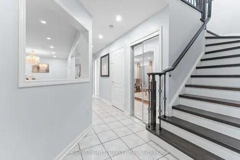 10 Narrow Valley Crescent Brampton ON L6R 2M6