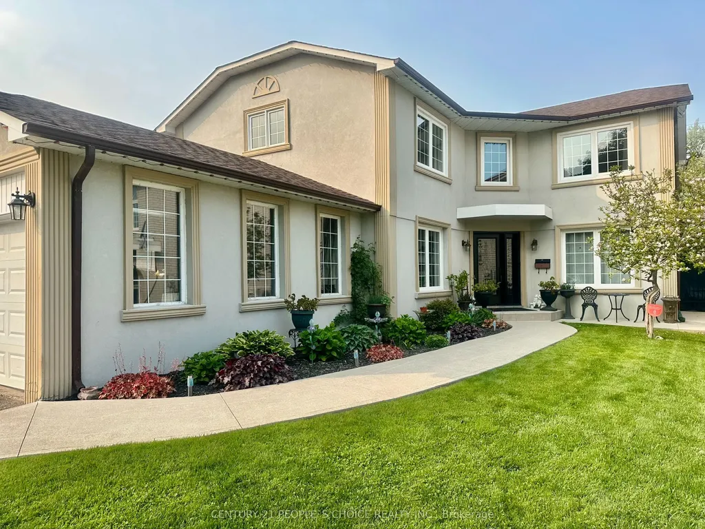 32 Madrid Crescent Brampton ON L6S 2X4