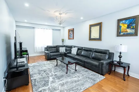 32 Madrid Crescent Brampton ON L6S 2X4