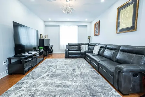 32 Madrid Crescent Brampton ON L6S 2X4