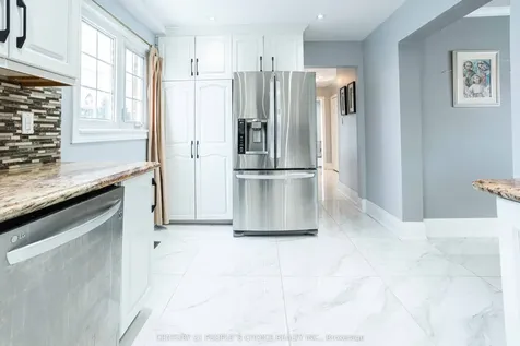 32 Madrid Crescent Brampton ON L6S 2X4