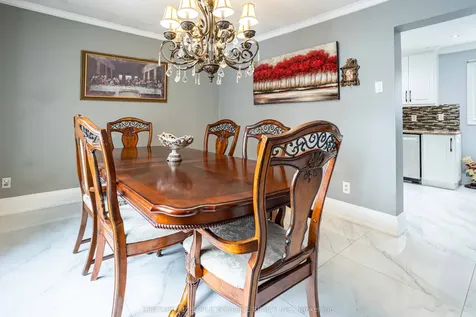 32 Madrid Crescent Brampton ON L6S 2X4