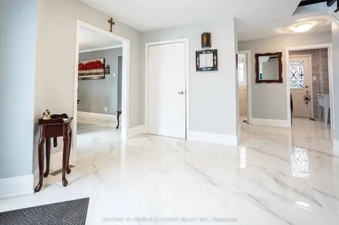 32 Madrid Crescent Brampton ON L6S 2X4