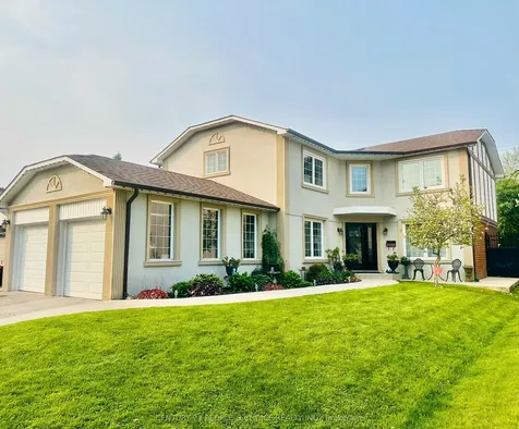 32 Madrid Crescent Brampton ON L6S 2X4