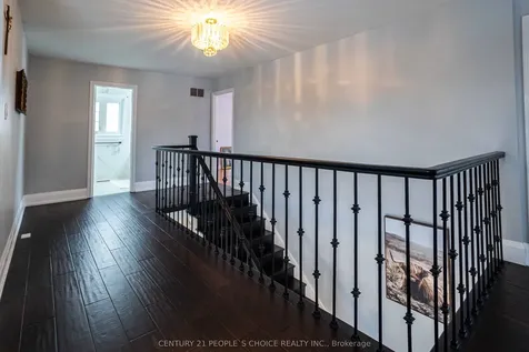 32 Madrid Crescent Brampton ON L6S 2X4