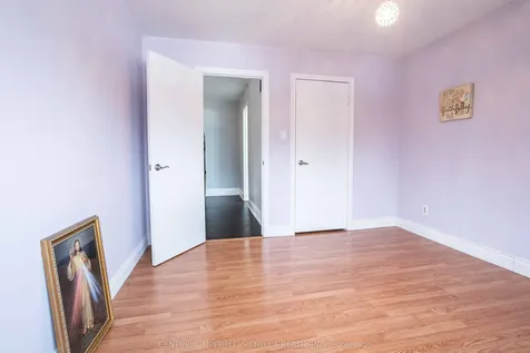 32 Madrid Crescent Brampton ON L6S 2X4