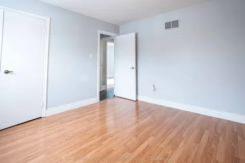 32 Madrid Crescent Brampton ON L6S 2X4