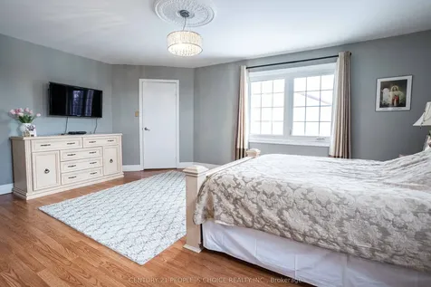 32 Madrid Crescent Brampton ON L6S 2X4