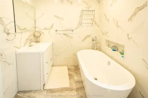 32 Madrid Crescent Brampton ON L6S 2X4